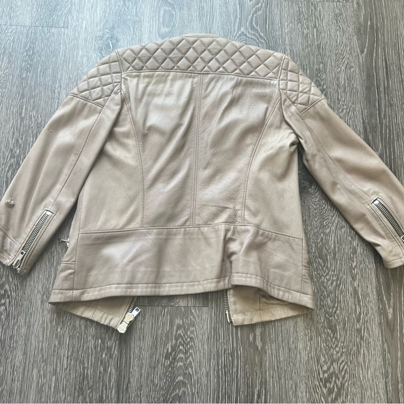 Leather Jacket 100% leather. 3/4 sleeves. Made in Italy. XS. Nude color - Picture 8 of 13